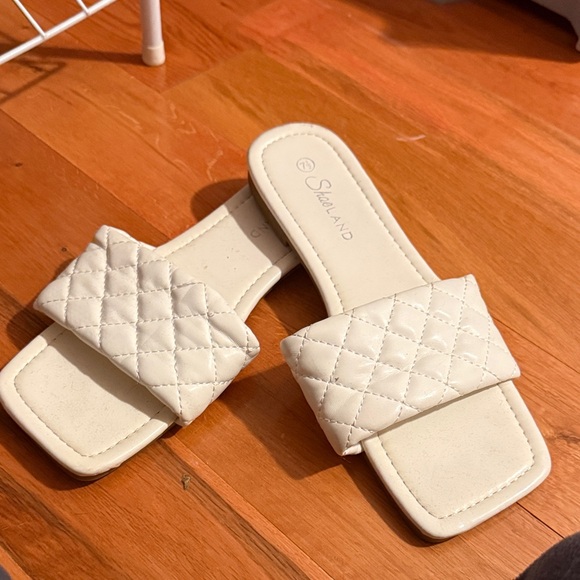 Shoes - Women's Cream Quilted Slide Sandals